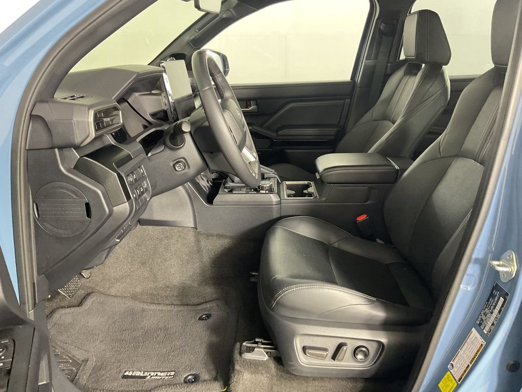 Used 2025 Toyota 4Runner Limited AWD/4WD image 18