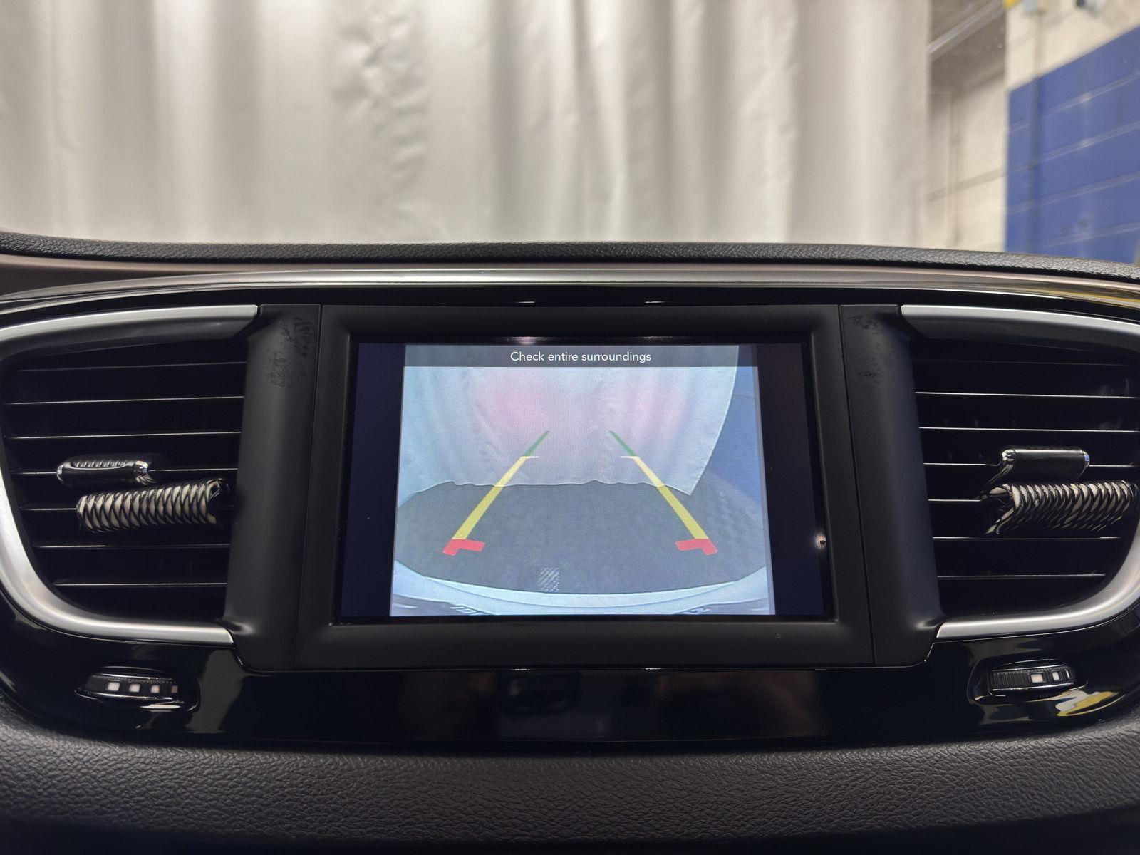 Used 2021 Chrysler Voyager Lxi image 20