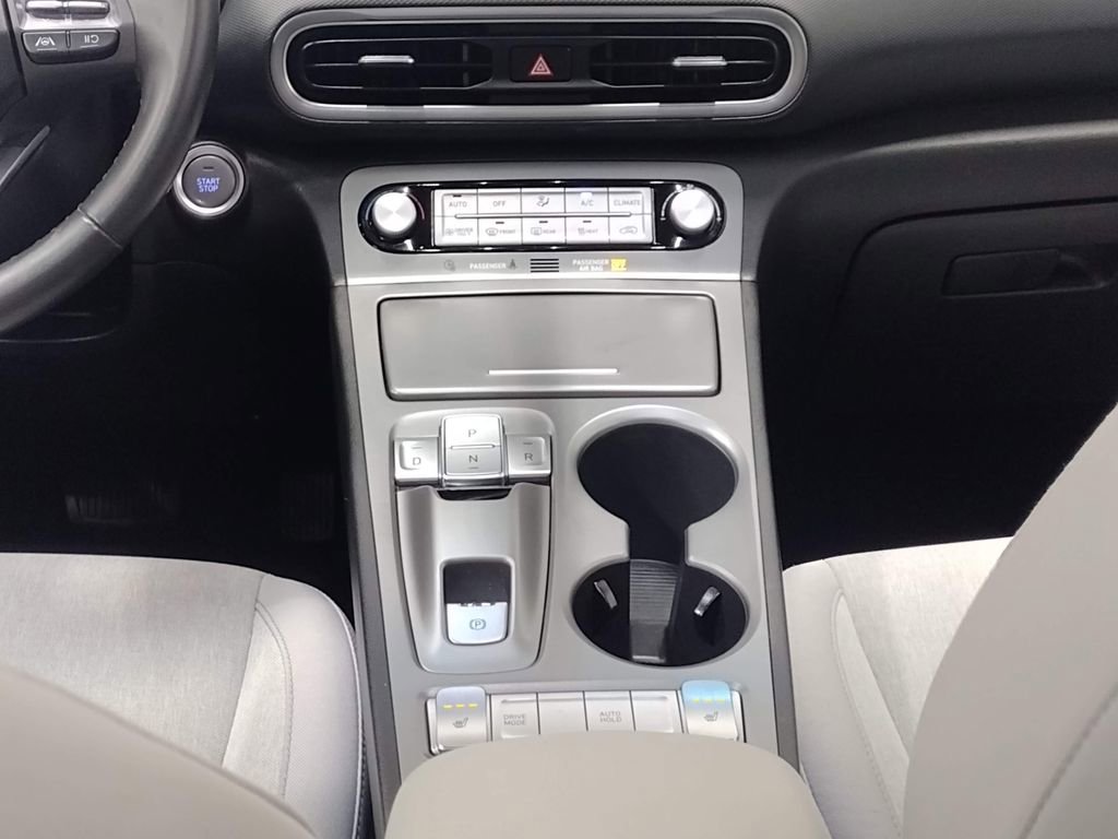 Certified 2022 Hyundai Kona SEL w/ Convenience Package image 26