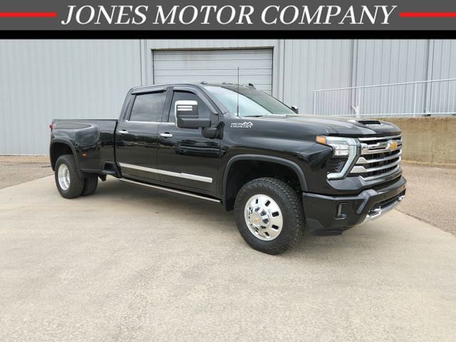 Used 2024 Chevrolet Silverado 3500 High Country w/ Technology Package AWD/4WD image 1