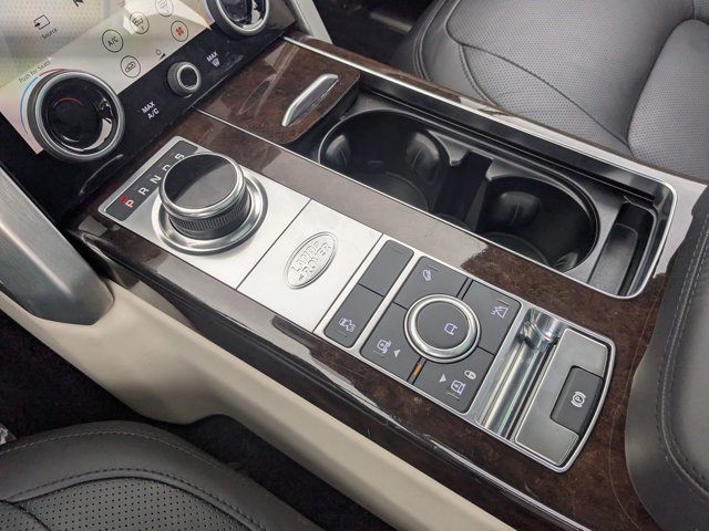 Used 2020 Land Rover Range Rover HSE image 14