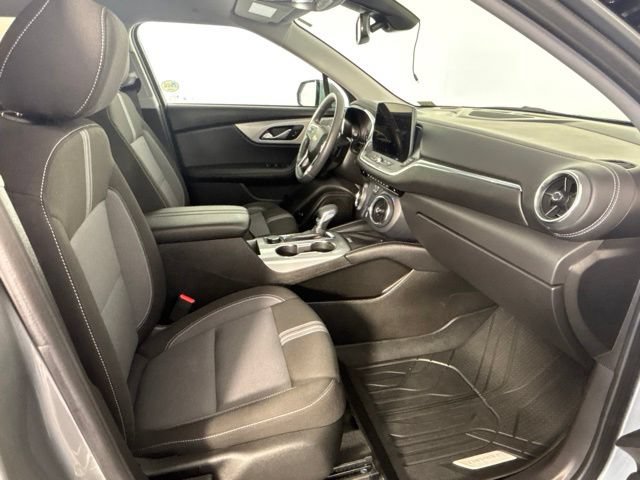 Used 2024 Chevrolet Blazer LT w/ Convenience Package FWD image 27