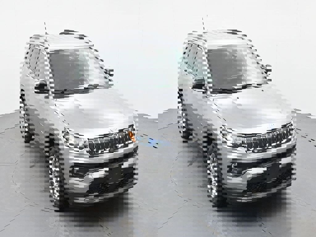 Used 2022 Jeep Compass Latitude image 18