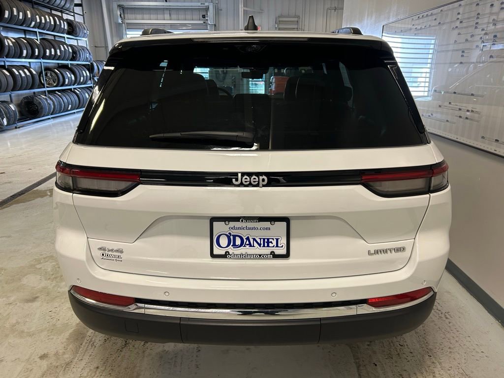 New 2025 Jeep Grand Cherokee Limited w/ Luxury Tech Group II image 29