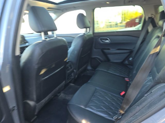 Certified 2023 Nissan Rogue Platinum w/ Platinum Premium Package AWD/4WD image 3