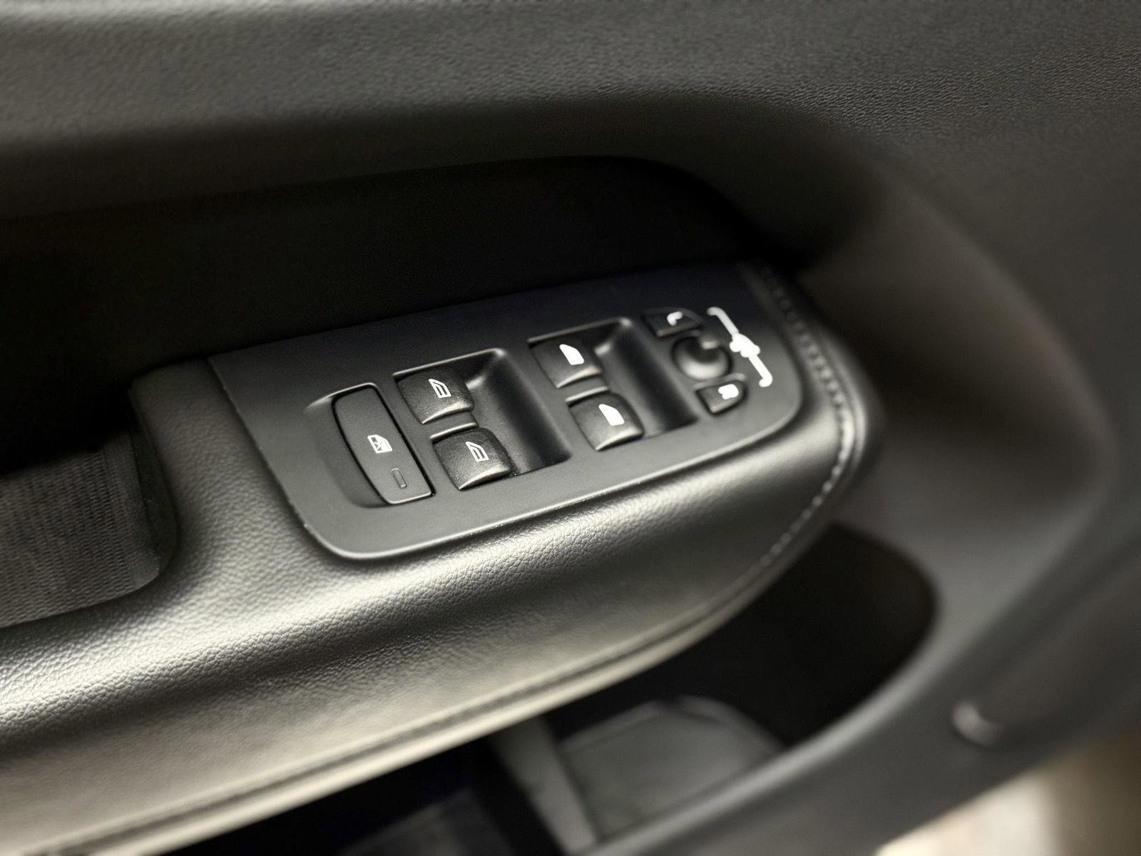 Used 2023 Volvo XC60 B5 Core w/ Climate Package image 12