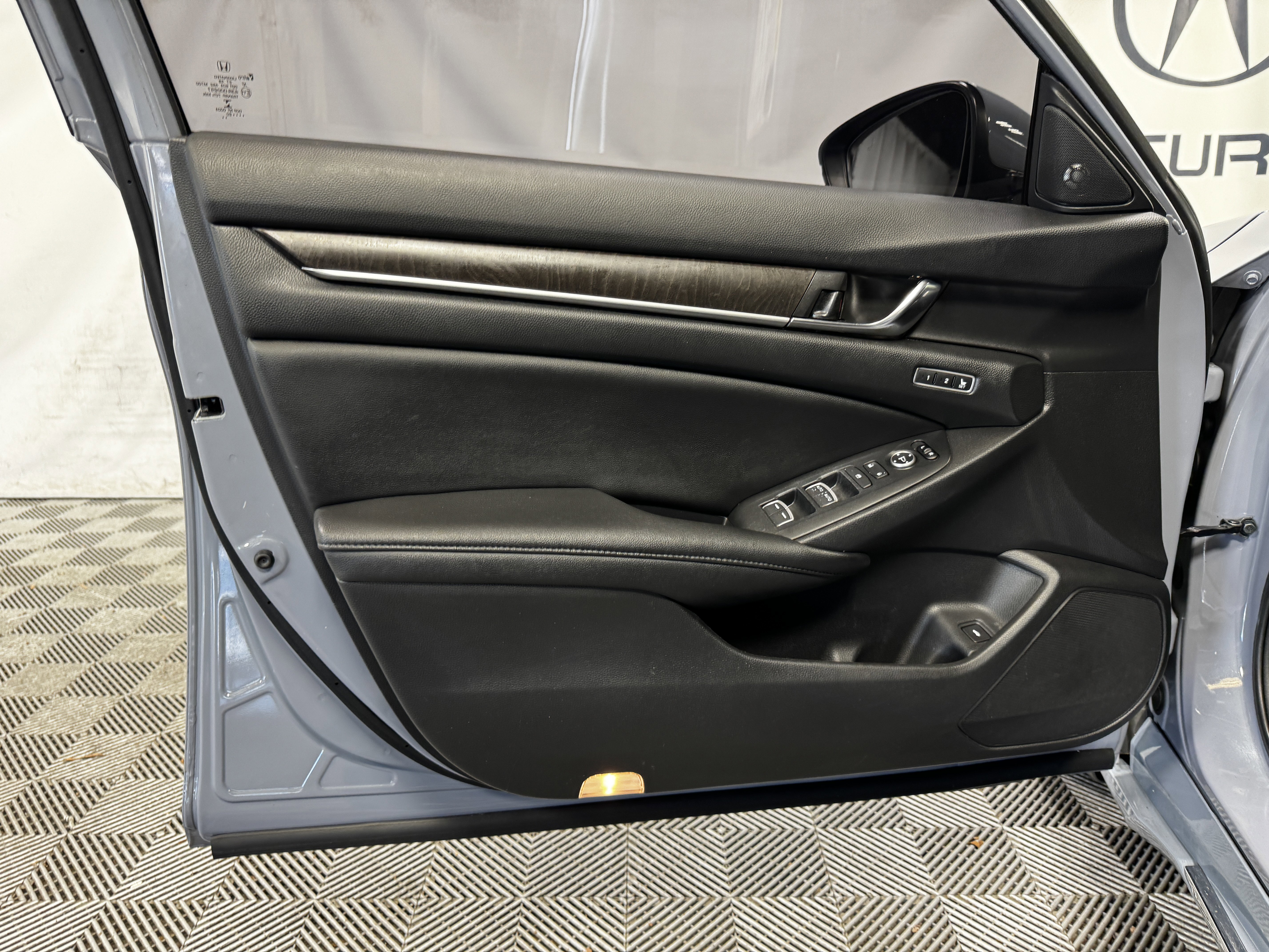 Used 2021 Honda Accord Touring image 18