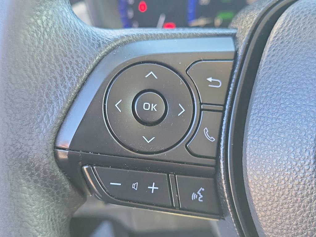 Used 2020 Toyota Corolla LE image 16