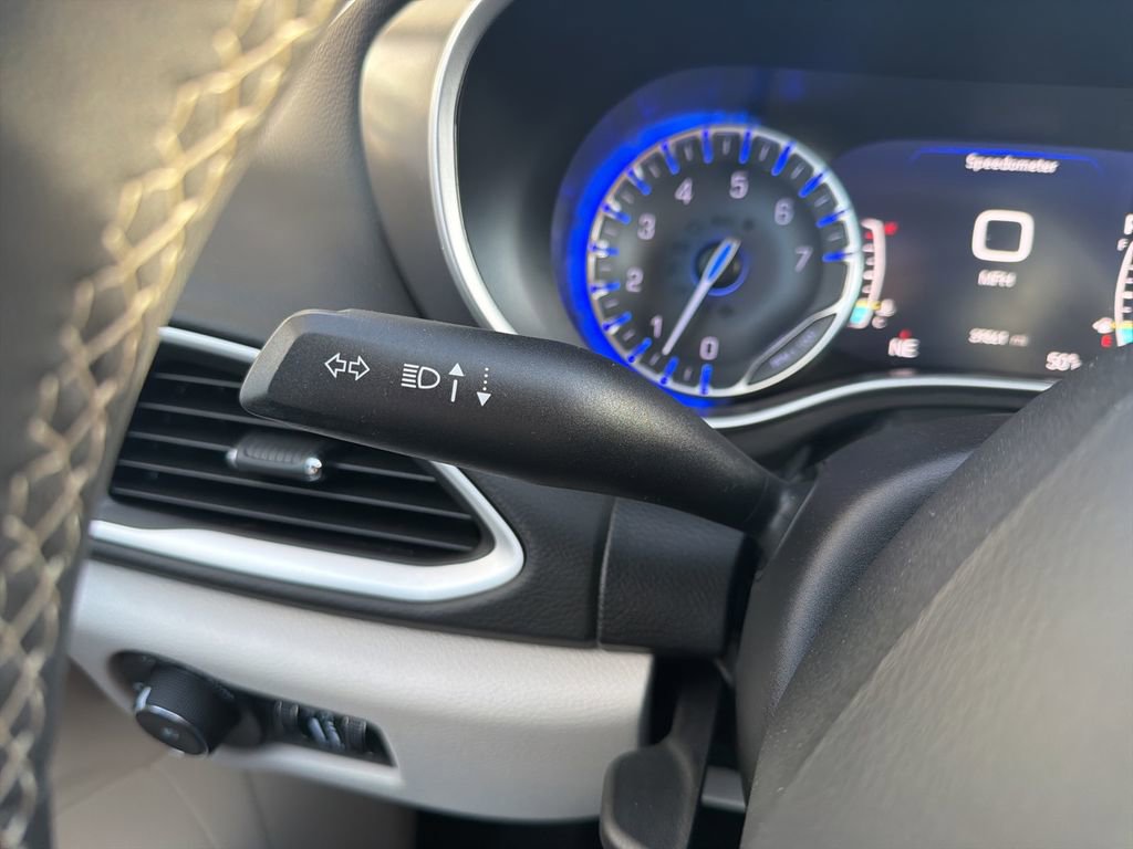 Used 2024 Chrysler Pacifica Touring-L FWD image 54