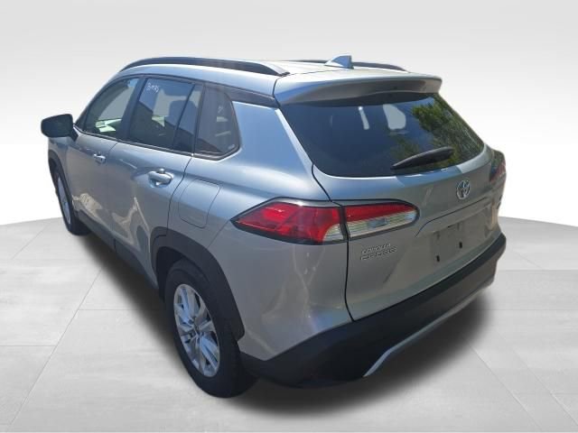 Used 2024 Toyota Corolla Cross LE AWD/4WD image 4