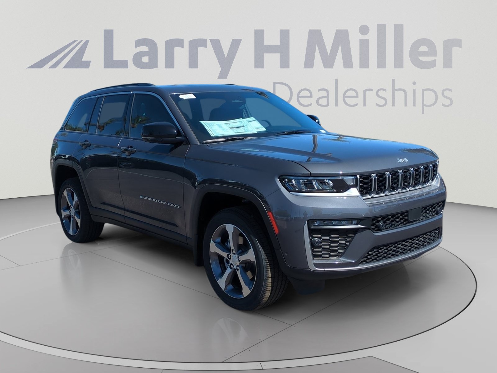 New 2026 Jeep Grand Cherokee Limited w/ Luxury Tech Group II RWD image 7