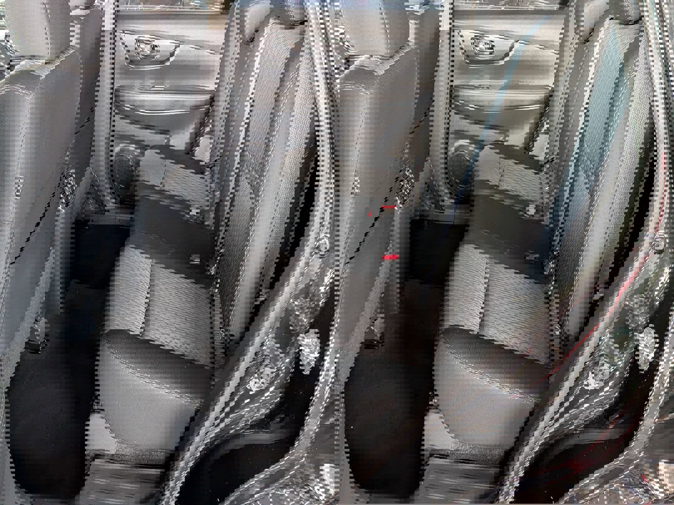 Used 2018 Nissan Rogue S image 26