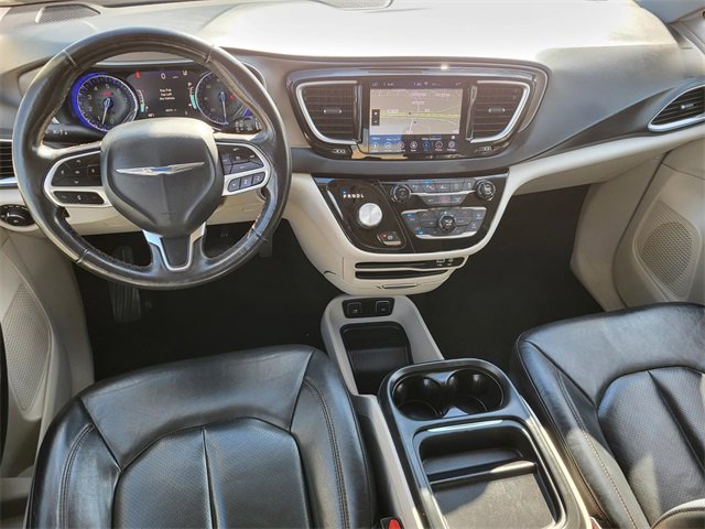 Used 2020 Chrysler Pacifica Touring-L w/ Advanced Safetytec Group image 17