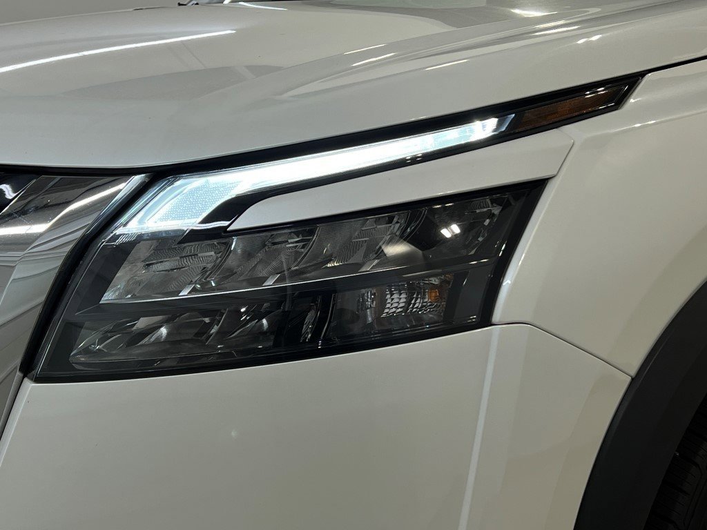 Used 2024 Nissan Pathfinder SV image 36