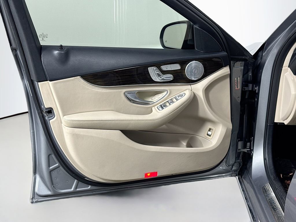 Used 2015 Mercedes-Benz C 300 Sedan image 11