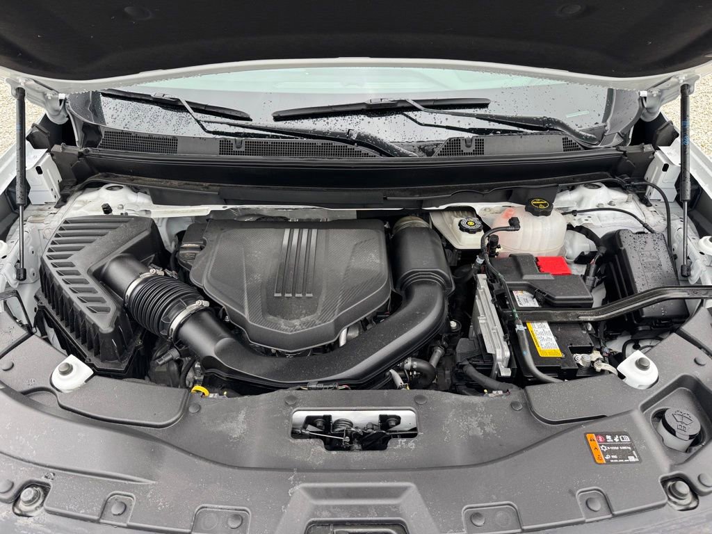 Used 2024 GMC Acadia AT4 w/ LPO, Floor Liner Package image 10