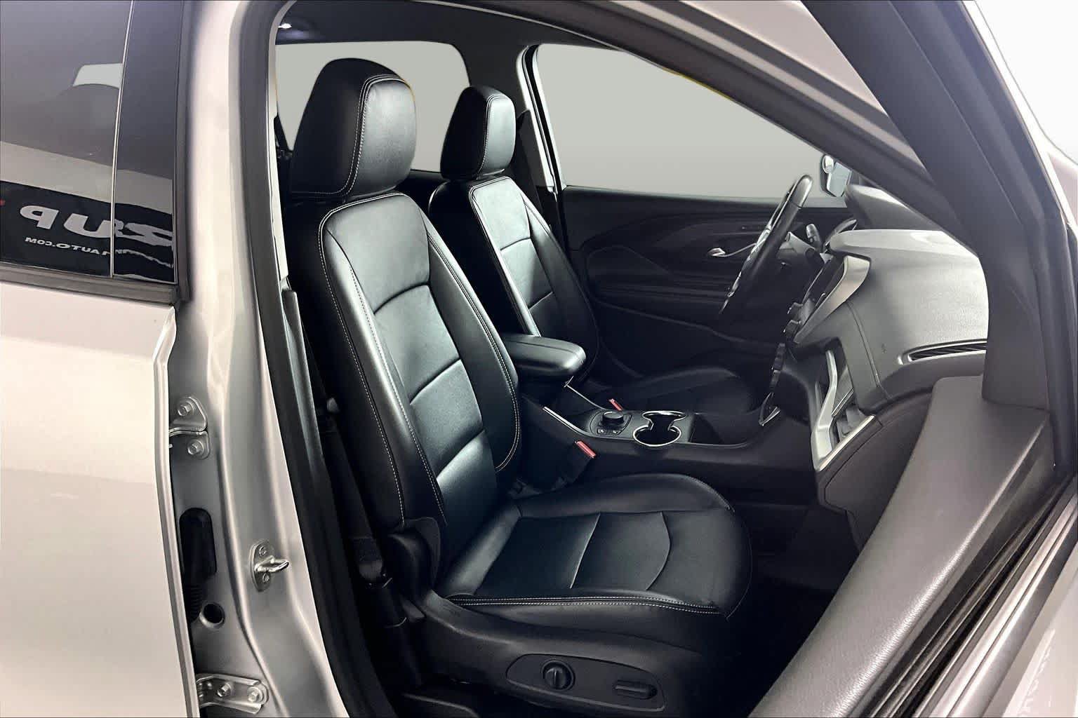 Used 2022 GMC Terrain SLT FWD image 9