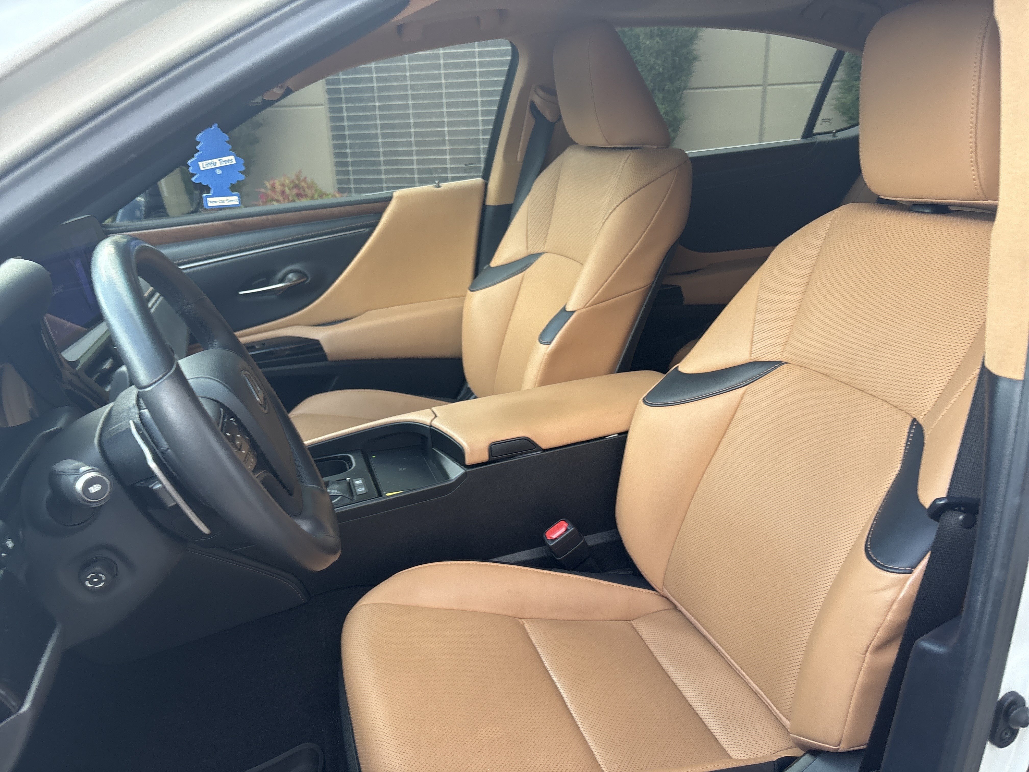 Used 2024 Lexus ES 300h w/ Premium Package FWD image 16