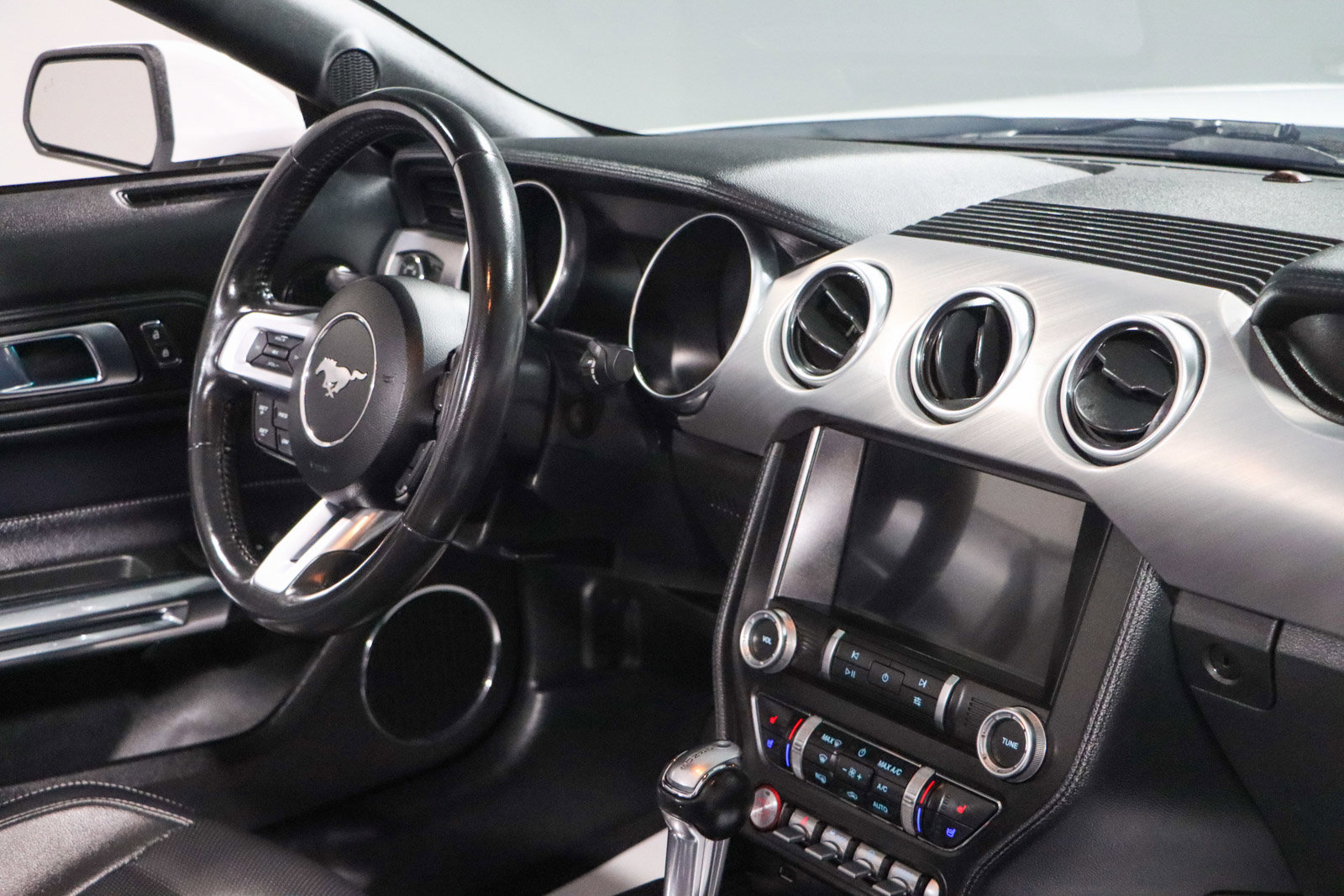 Used 2022 Ford Mustang Premium RWD image 25