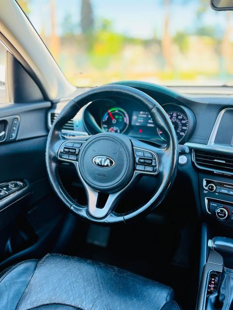Used 2018 Kia Optima EX image 25