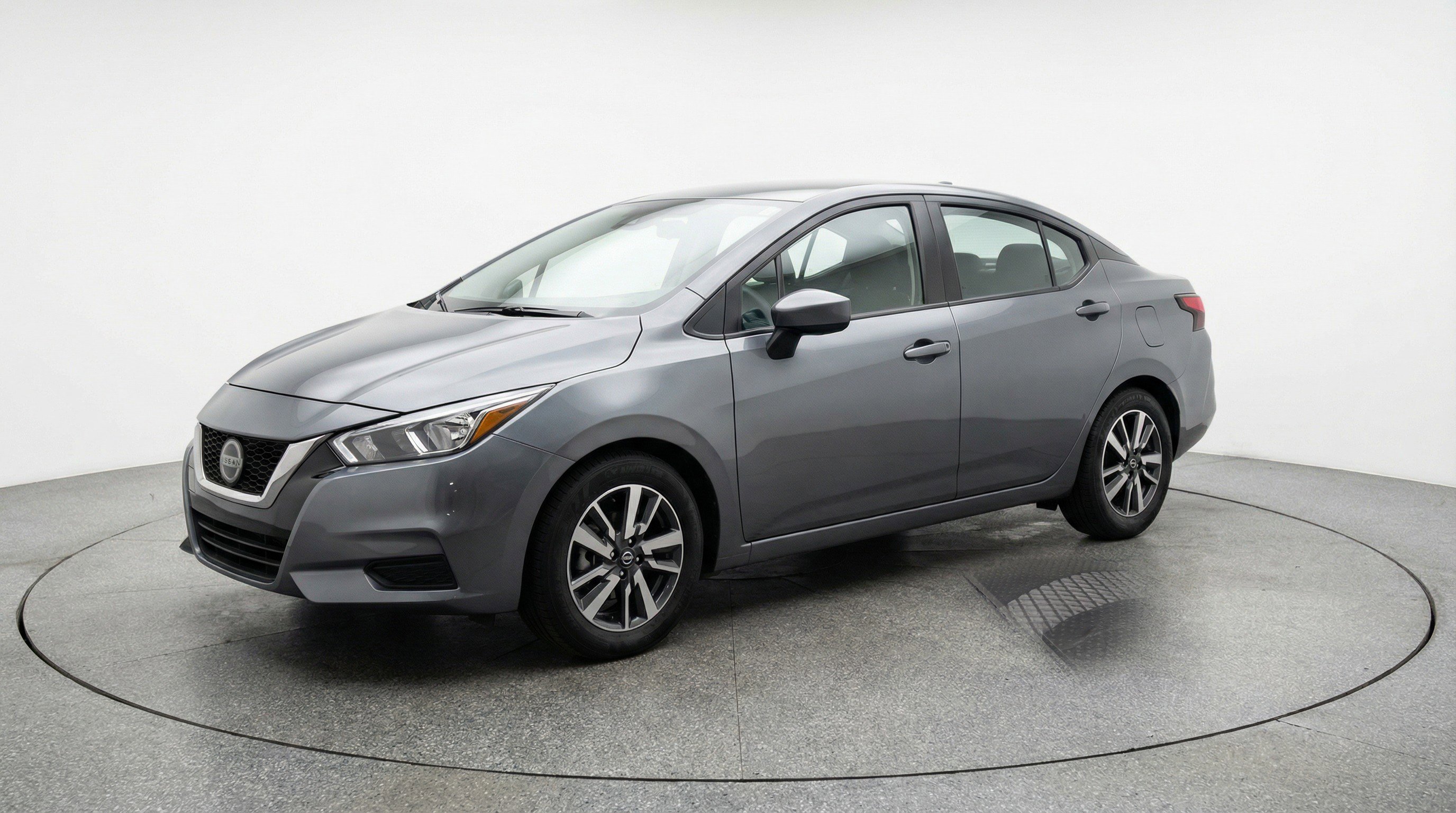 Used 2025 Nissan Versa SV FWD image 3