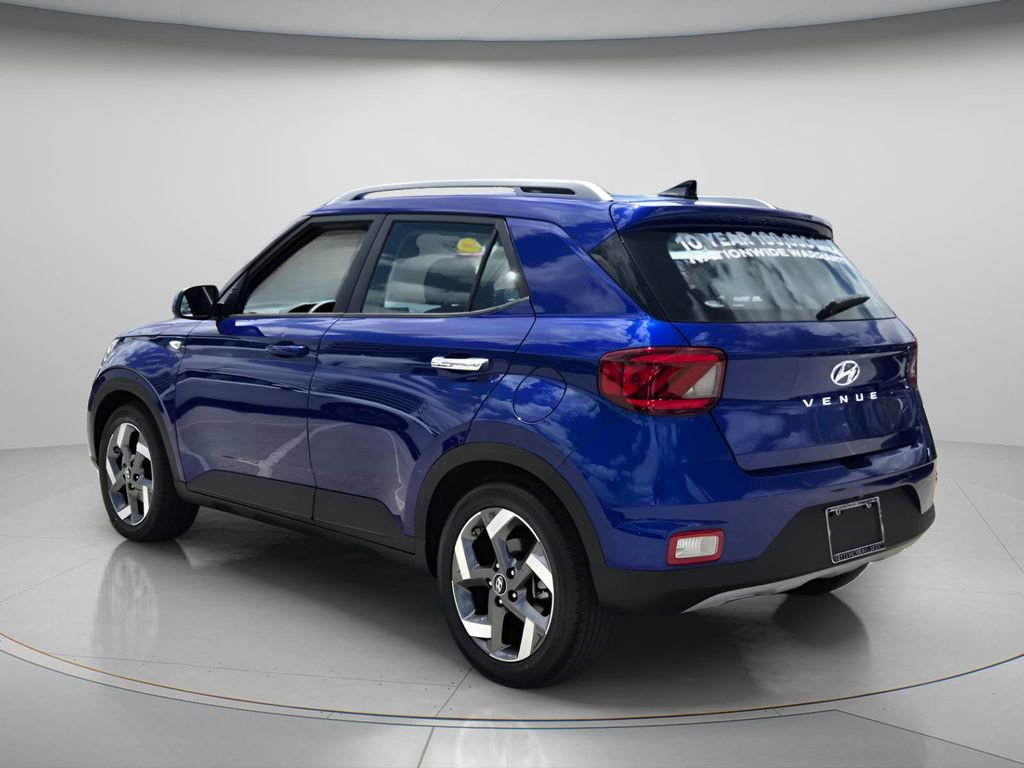 Used 2022 Hyundai Venue SEL w/ Cargo Package FWD image 8