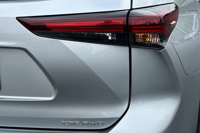 Used 2025 Toyota Highlander XSE AWD/4WD image 34