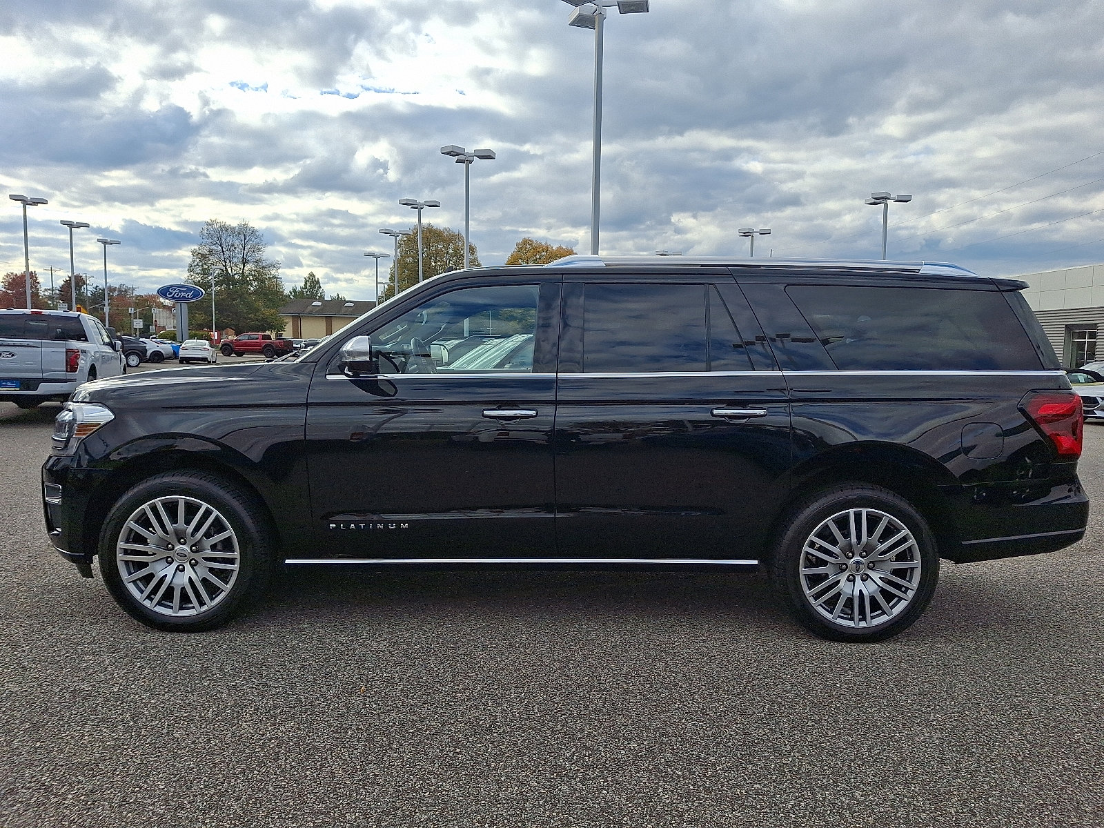 Certified 2022 Ford Expedition Max Platinum image 6