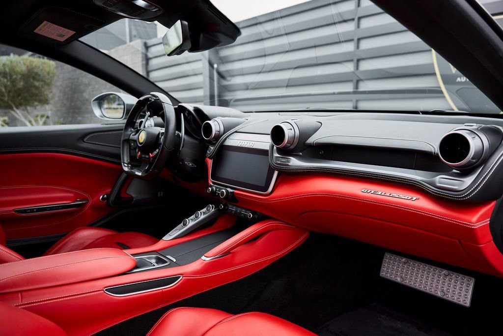 Used 2020 Ferrari GTC4Lusso T RWD image 41