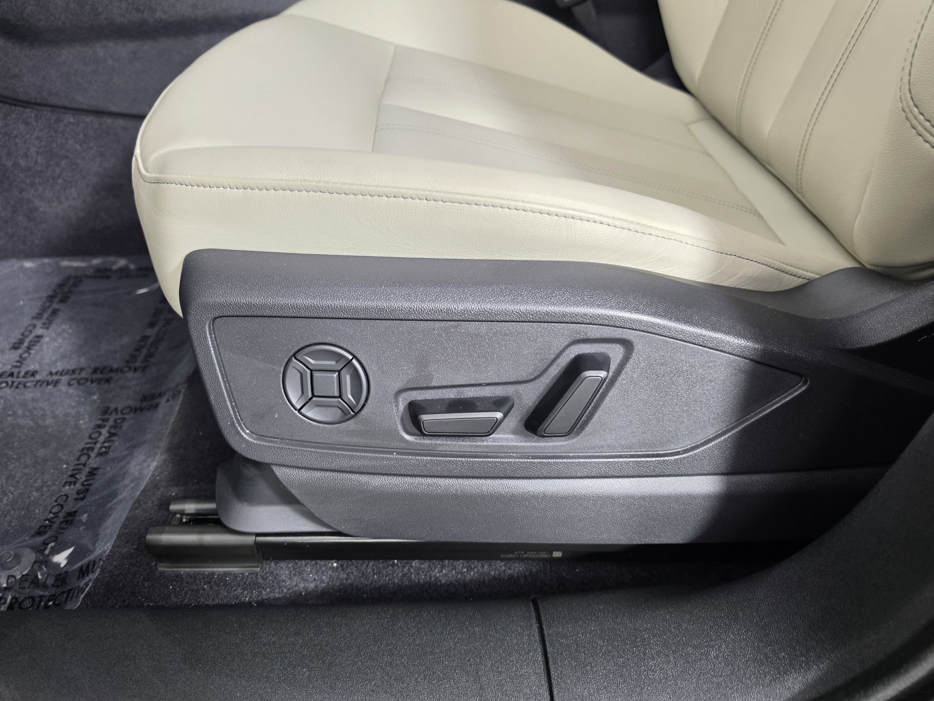 Certified 2025 Audi Q5 Premium w/ Convenience Package AWD/4WD image 17