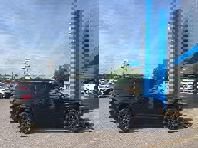 Used 2023 Chevrolet Traverse RS AWD/4WD image 7