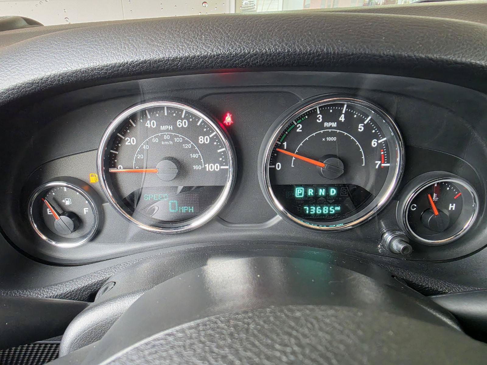 Used 2017 Jeep Wrangler Sahara w/ Connectivity Group AWD/4WD image 10