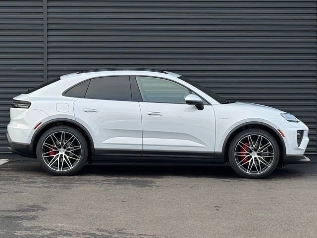 New 2025 Porsche Macan 4S Electric image 8