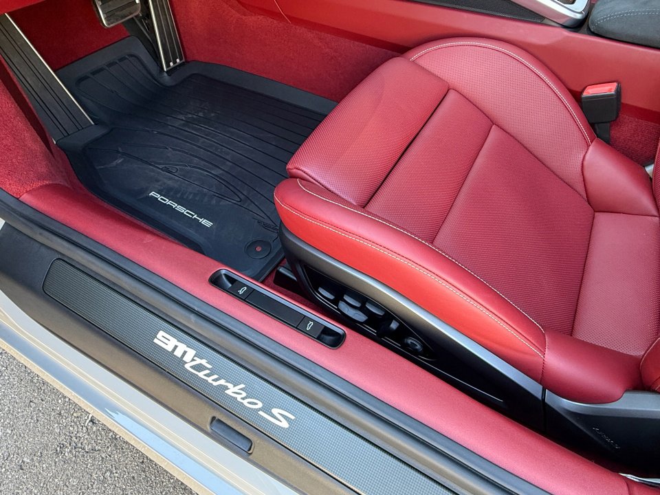 Certified 2022 Porsche 911 Turbo AWD/4WD image 25