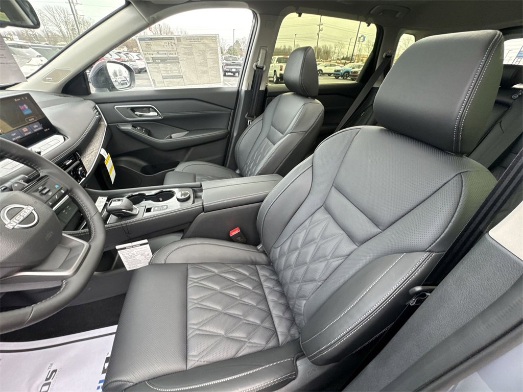 New 2026 Nissan Rogue Platinum image 11