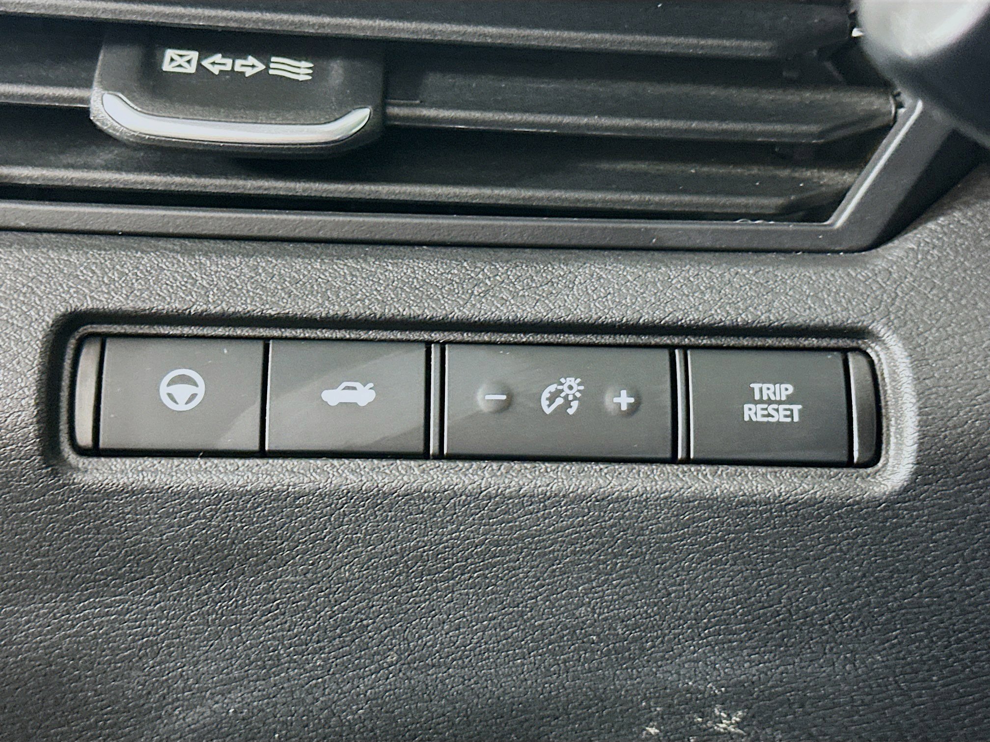 Used 2024 Nissan Altima 2.5 SV w/ SV Premium Package image 16