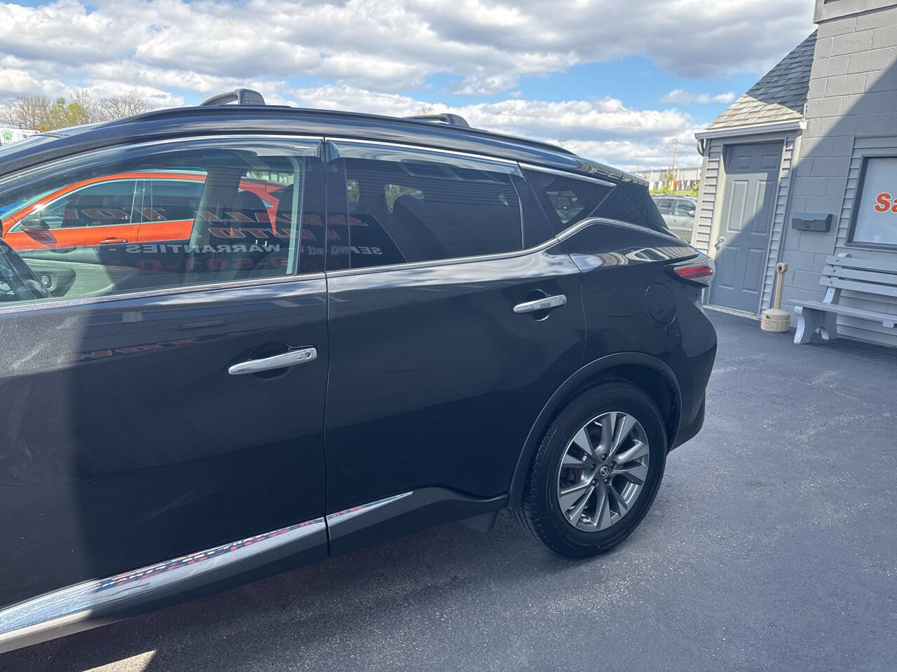 Used 2016 Nissan Murano SV w/ Premium Package AWD/4WD image 5