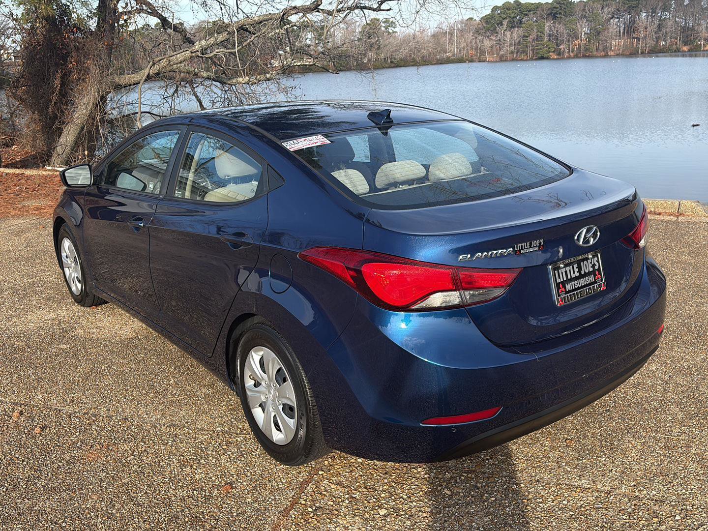 Used 2016 Hyundai Elantra SE image 9