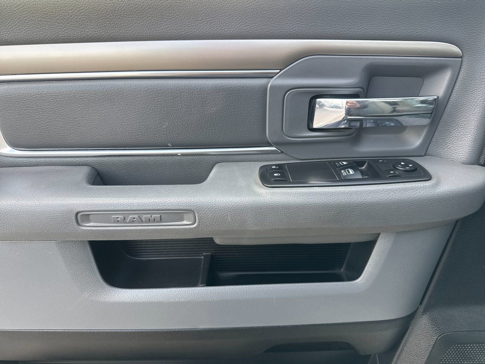 Used 2018 RAM 1500 Express image 11