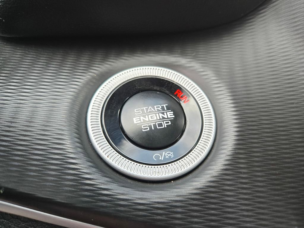 Used 2024 Jeep Grand Cherokee L Laredo image 22