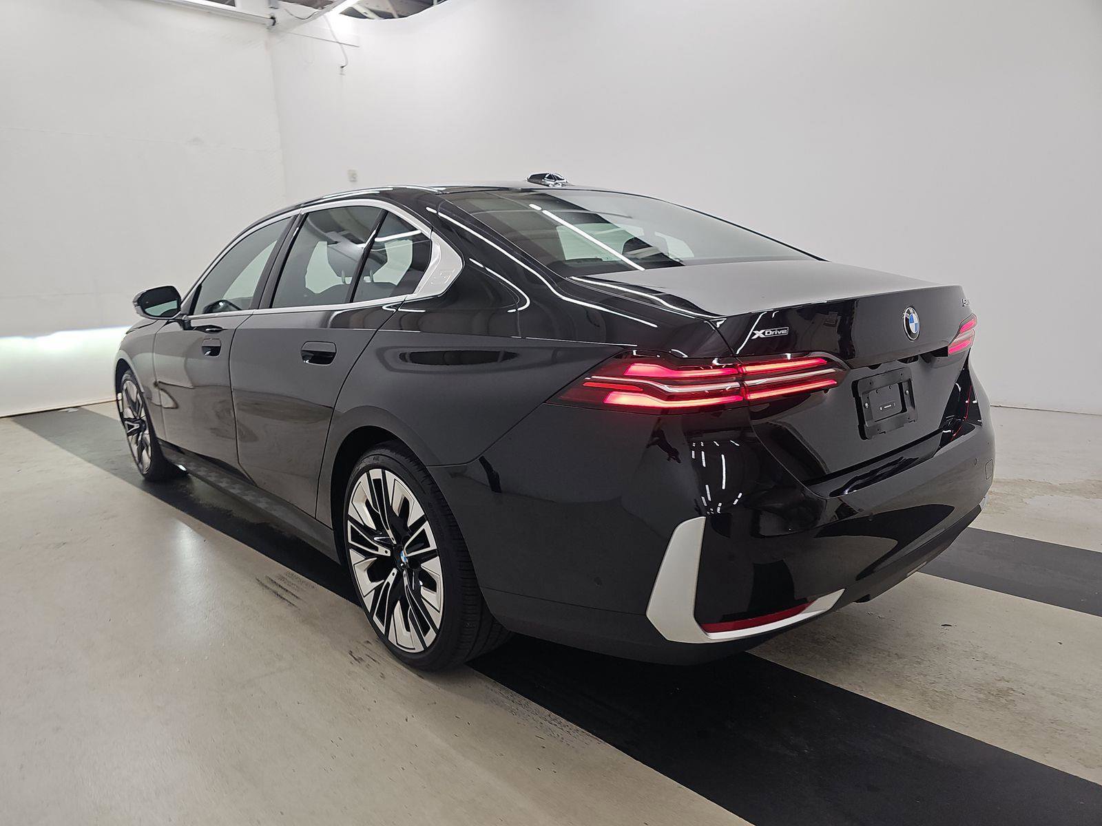 Used 2025 BMW 540i xDrive image 4