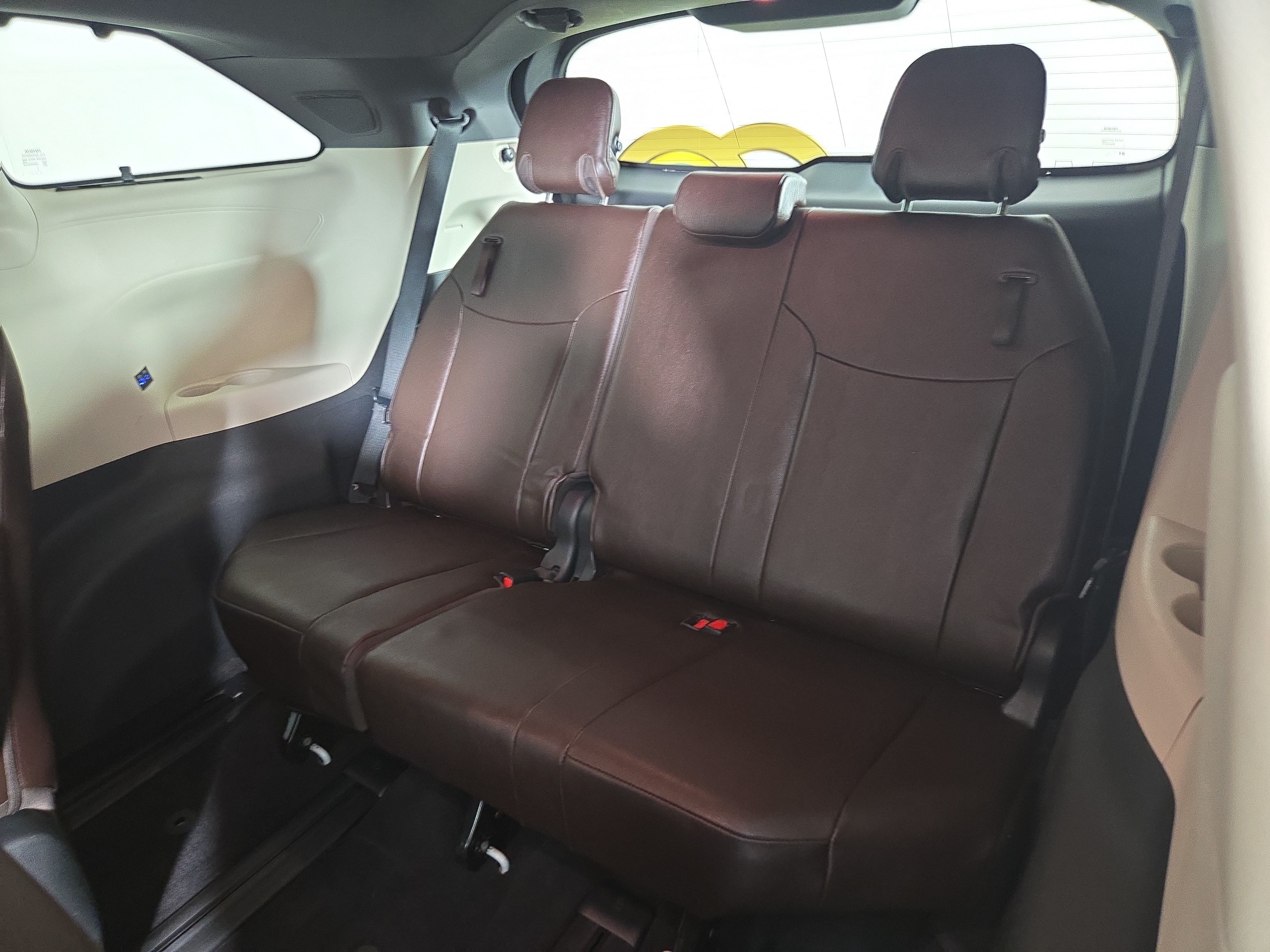 Used 2021 Toyota Sienna Platinum FWD image 14