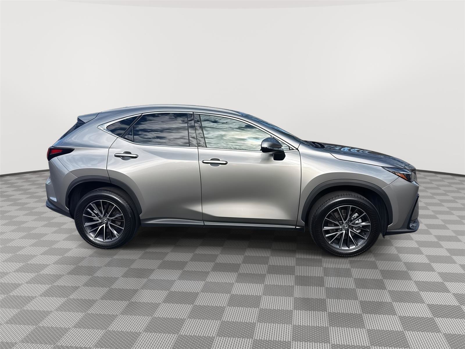 Used 2024 Lexus NX 250 FWD w/ Cold Area Package image 4