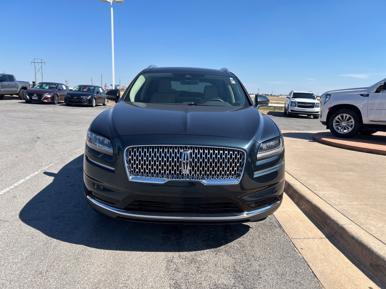 Used 2023 Lincoln Nautilus AWD w/ Premium Package image 2