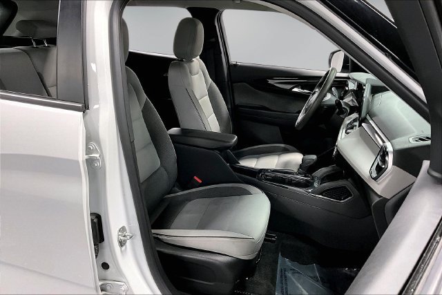Used 2024 Chevrolet TrailBlazer LS FWD image 25