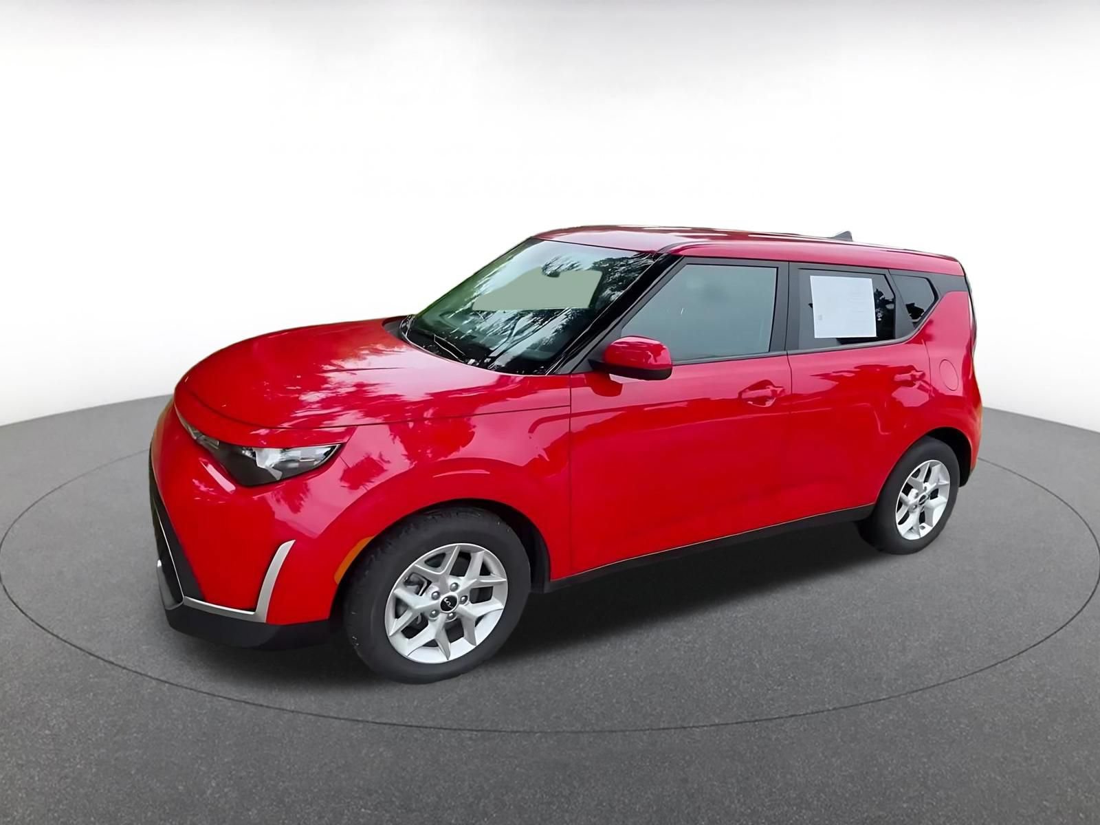 Used 2025 Kia Soul LX w/ LX Technology Package FWD image 7