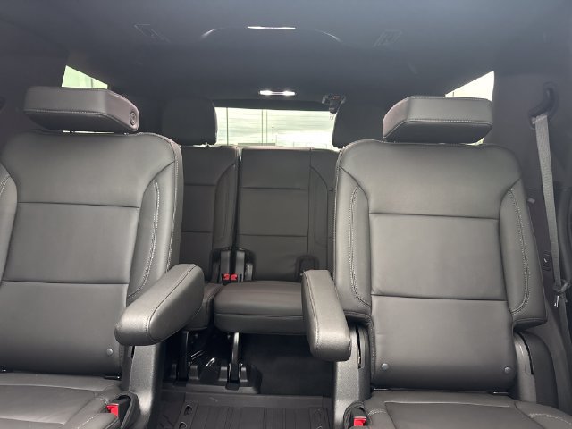 Used 2024 Chevrolet Tahoe Z71 w/ Luxury Package AWD/4WD image 22