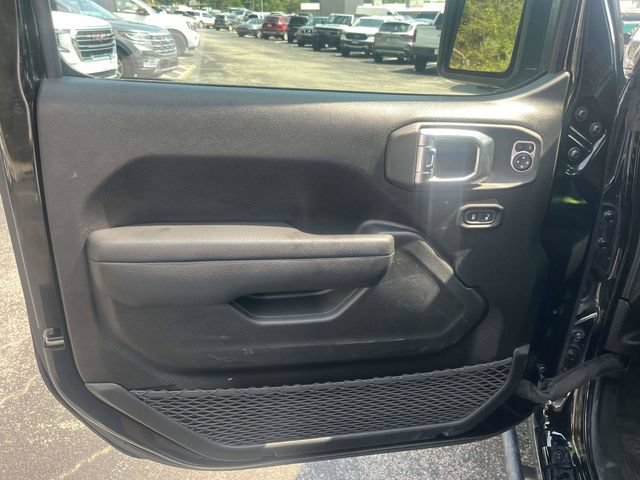 Used 2023 Jeep Wrangler Unlimited Rubicon w/ LED Lighting Group AWD/4WD image 17