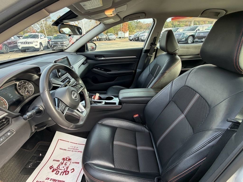 Used 2024 Nissan Altima 2.5 SR image 9