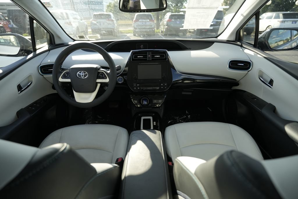 Used 2017 Toyota Prius Four w/ Advanced Technology Package FWD image 37